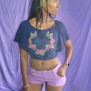 Truth NYC vine floral cropped topped in navy blue size small